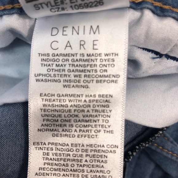 Kensie Cuffed Tie Belt Shorts 4/27 - Picture 6 of 7